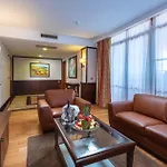 Helena Sands 5*
