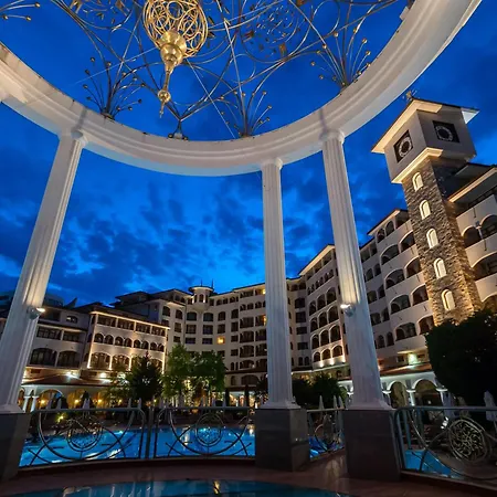 хелена сендс