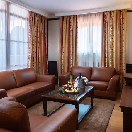 Helena Sands 阳光海滩