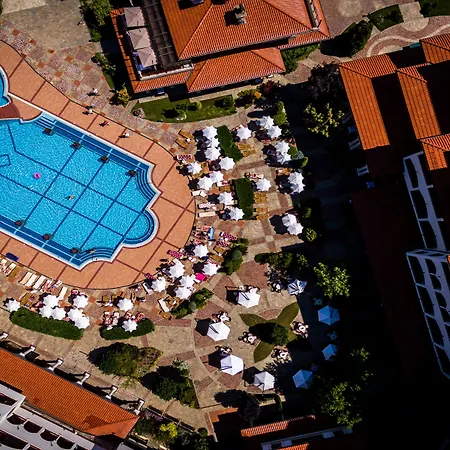 Helena Sands منتجع 5*