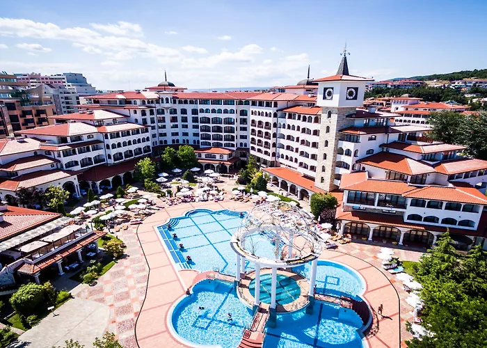 Helena Sands 5*